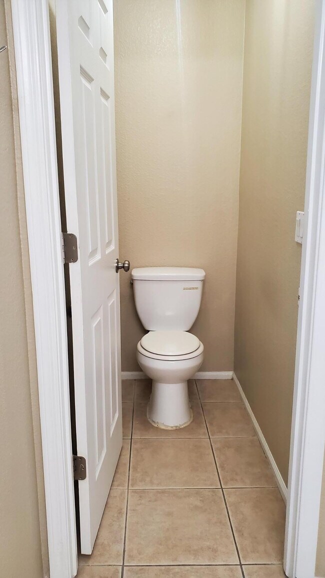 Building Photo - 10970 W Sheridan St