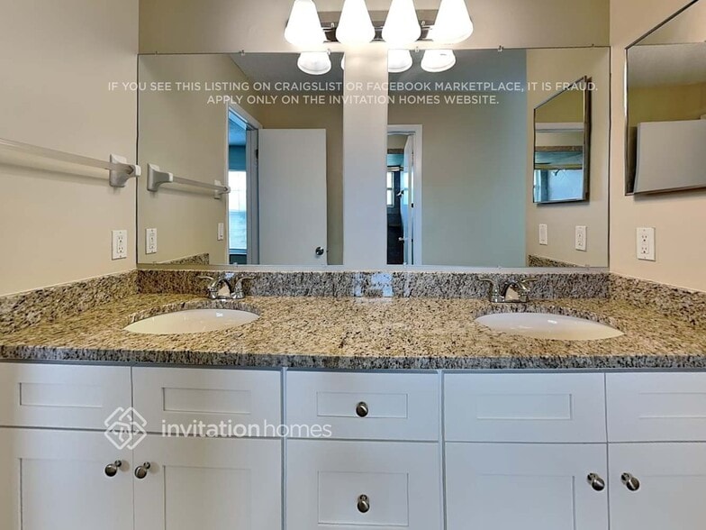 Building Photo - 2751 Mint Dr