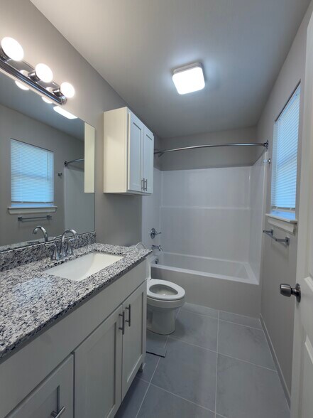 Building Photo - 409 Washington Ave