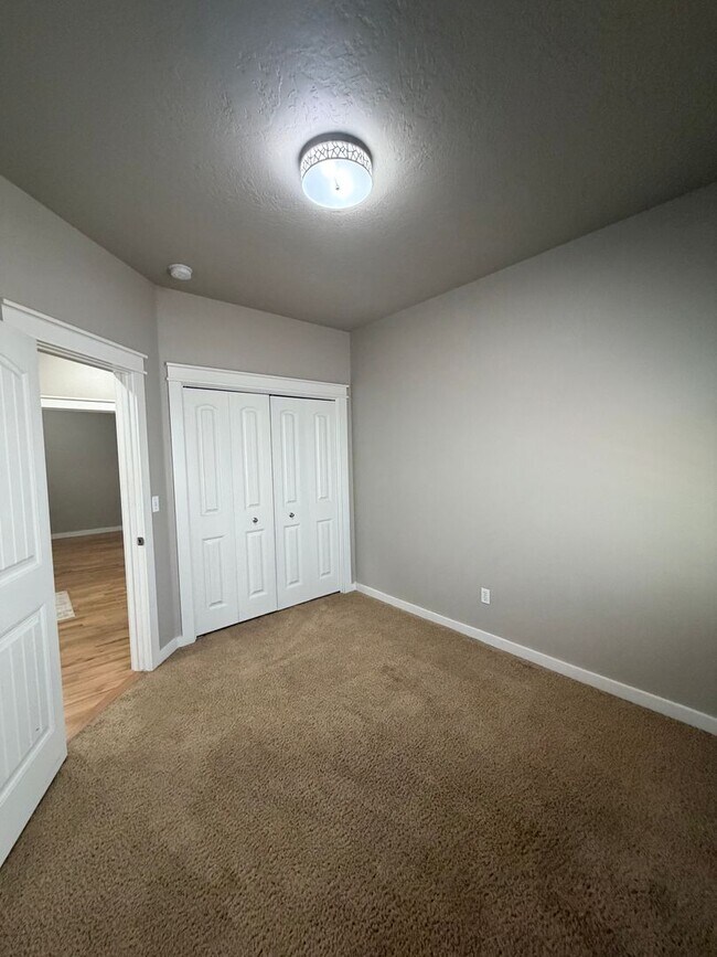 Building Photo - Jayden Village Sub: 4 Bedroom 2 Bath with Community Pool Ten Mile and Ustick