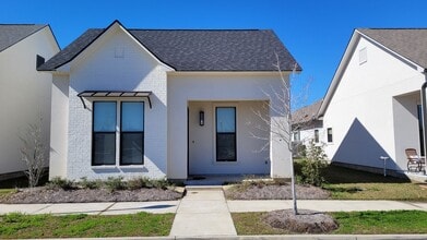 Building Photo - Shoe Creek 33/10112 Alderman Dr
