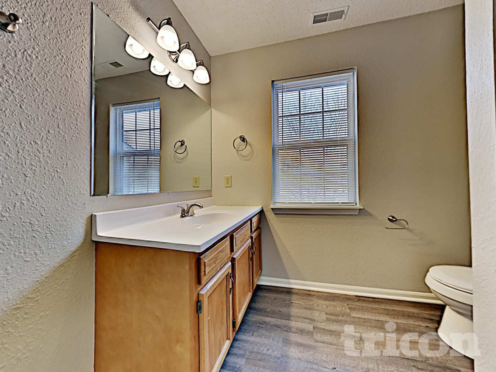Building Photo - 5970 Draycott Dr