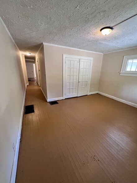 Building Photo - 3709 Boulevard Pl