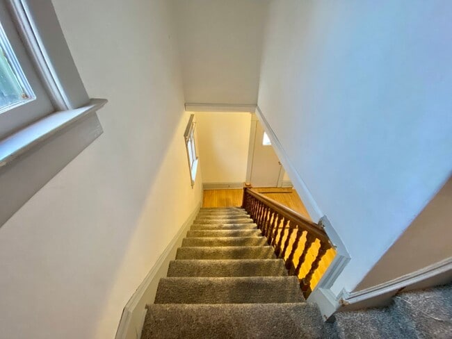 Building Photo - 4 Bedroom near Downtown Fargo!