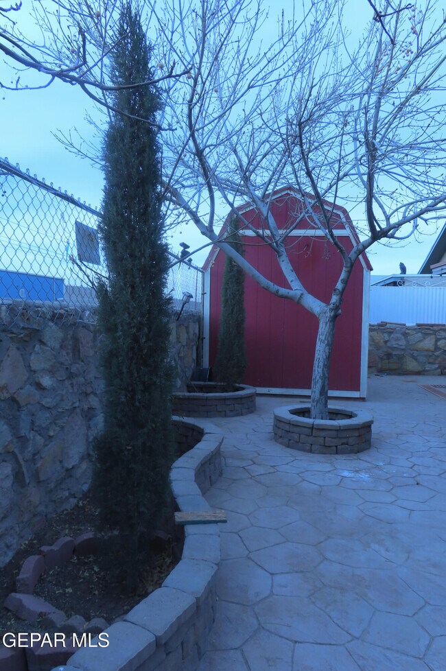 Building Photo - 3493 Yellow Rose St