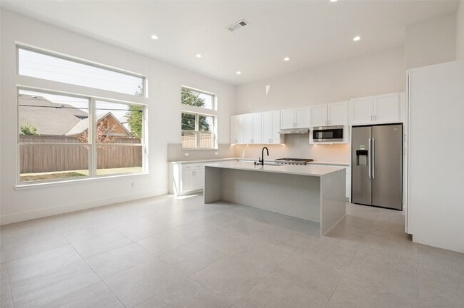 Building Photo - 2654 Mt View Dr