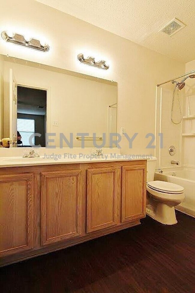 Building Photo - Wonderful 3/2/2 in CROWLEY ISD For Rent!