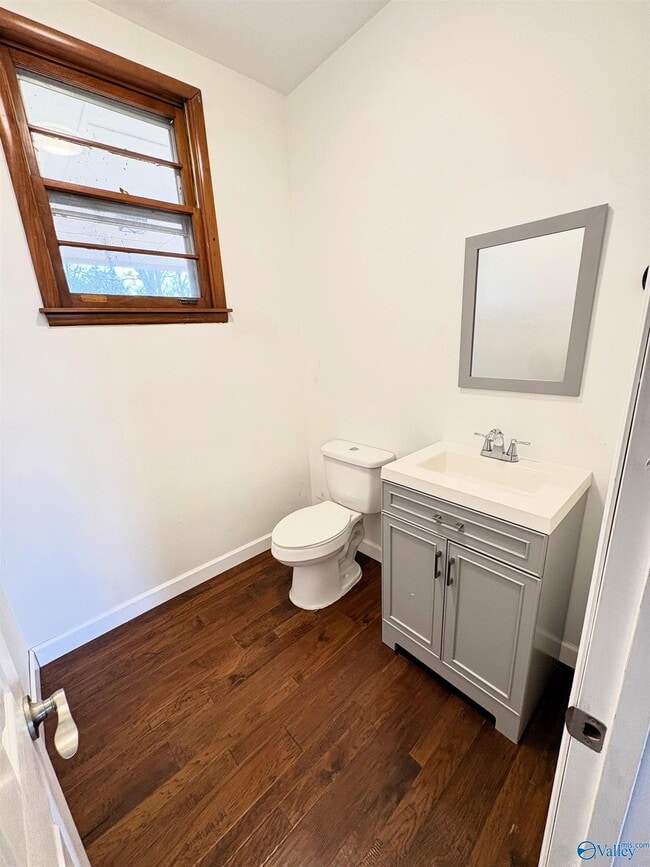 Building Photo - 2117 Mythewood Dr SW