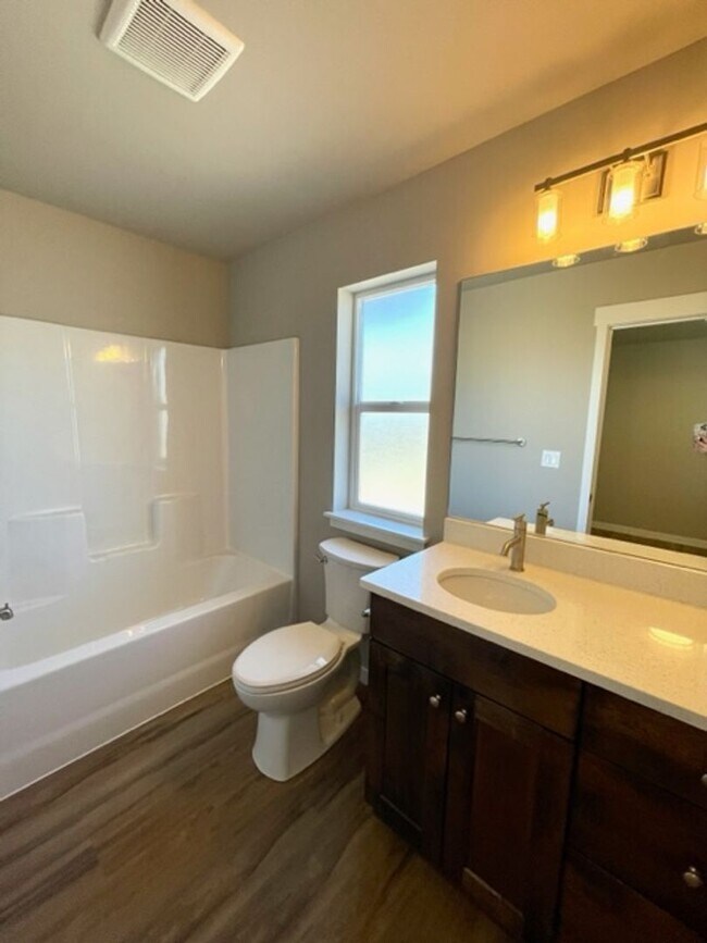 Building Photo - Lucia Duplex - 61522-LUCI-00