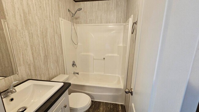 Building Photo - 2201 S Anna St