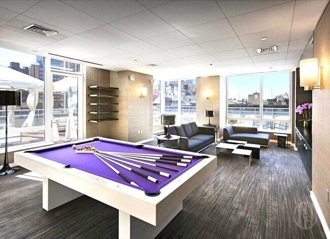 Building Photo - 247 W 46th St