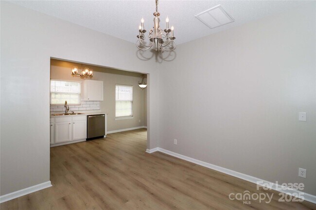 Building Photo - 915 Harbour View Cove NE