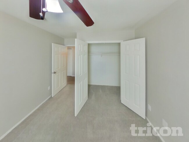 Building Photo - 1701 Pecan View Dr