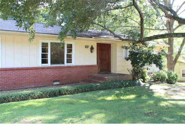 Building Photo - 2153 Southwood Rd