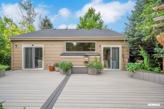 Building Photo - Beautiful 4BR House in Centennial