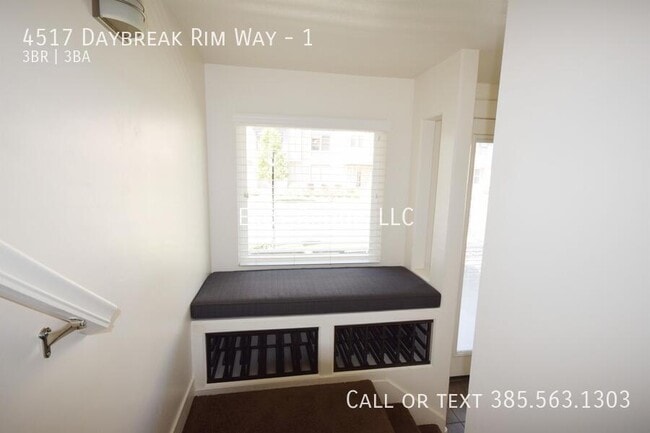 Building Photo - 4517 Daybreak Rim Way
