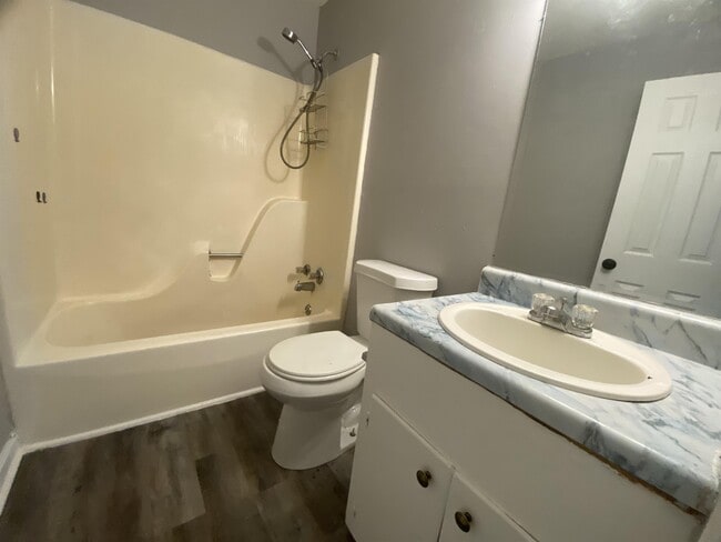 Building Photo - 311 S Bond Ave