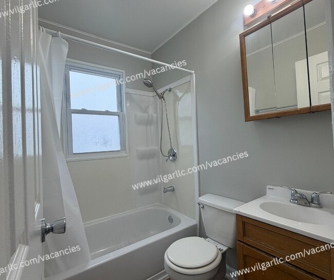 Building Photo - Newly Renovated 2-Bedroom • 1-Bathroom Home