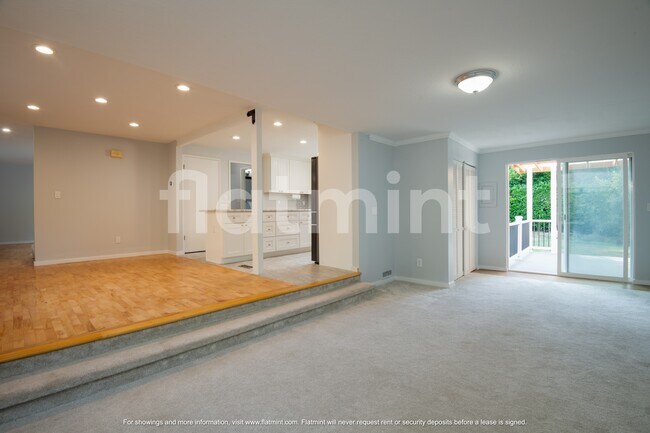 Building Photo - 7037 NE 137th St