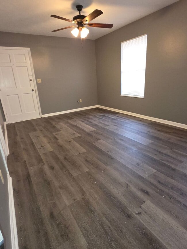 Building Photo - Kings Mountain