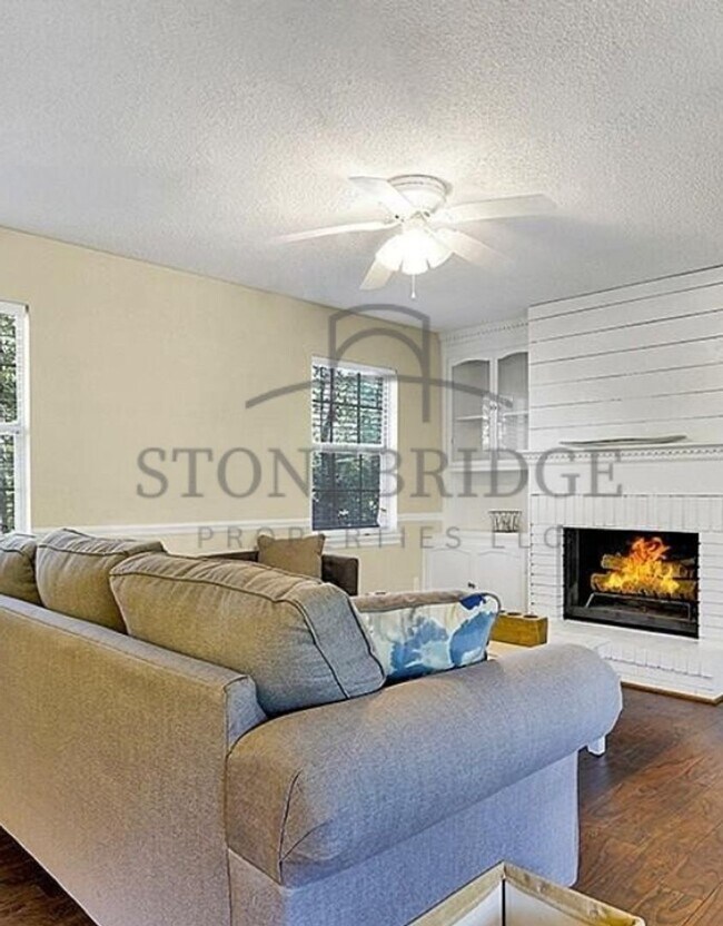 Building Photo - 4 bed, 3 bath in Alabaster