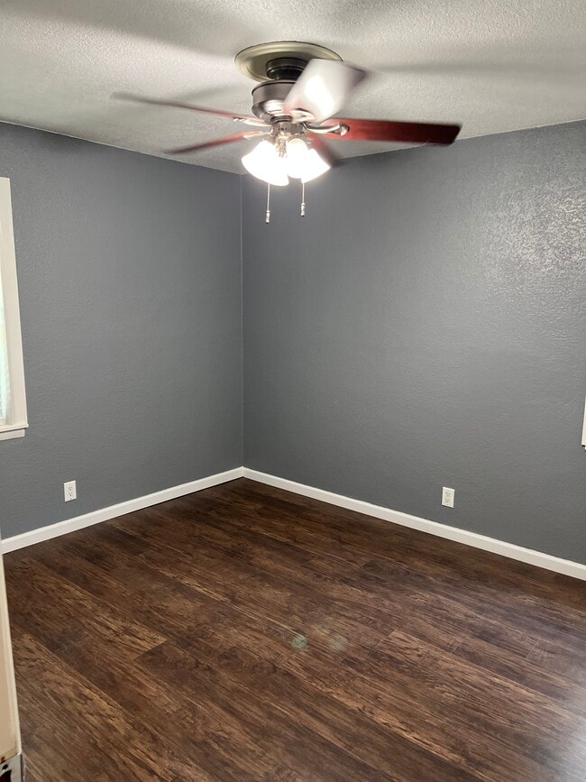 Building Photo - 2129 Brookshire St