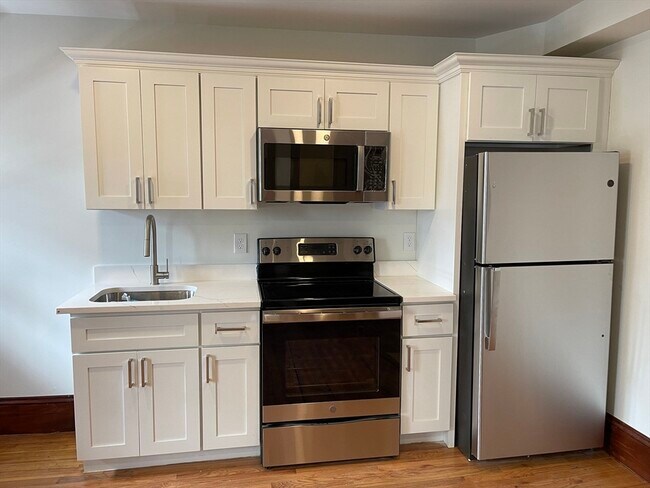 Building Photo - 41 Summer St