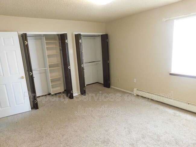 Building Photo - 563 E Good Hope Cir