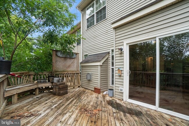 Building Photo - 6720 Emmanuel Ct