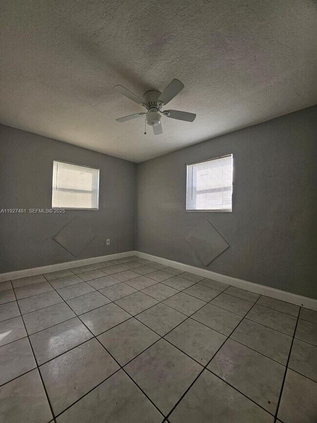 Building Photo - 701 N 70th Ave