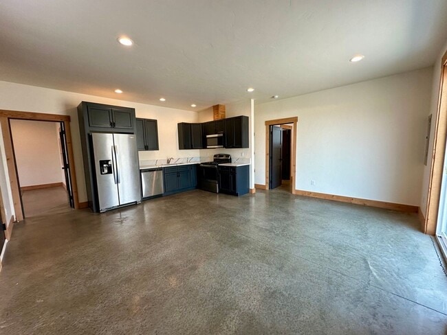 Building Photo - 115 E 26th Ave