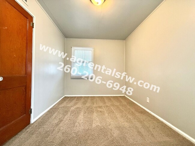 Building Photo - 3 Bedroom House