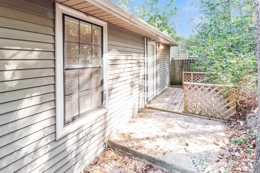 Building Photo - 1504 W 55th St