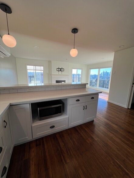 Eat-in kitchen - 520 Lee St