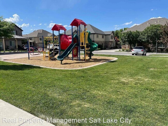 Building Photo - BEAUIFUL HOME!!!