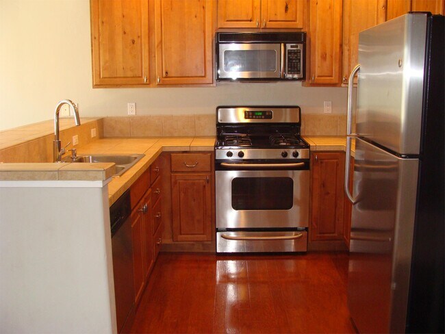 Building Photo - 300 Chatfield Ln