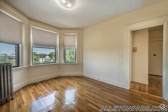 Building Photo - 1144 Commonwealth Ave