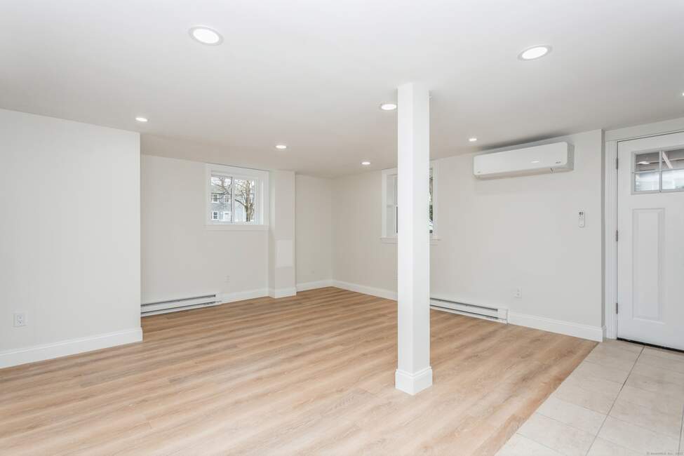 Building Photo - 11 Woodlawn Ave