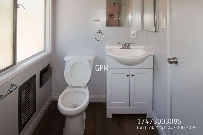 Building Photo - 2356 Duane St