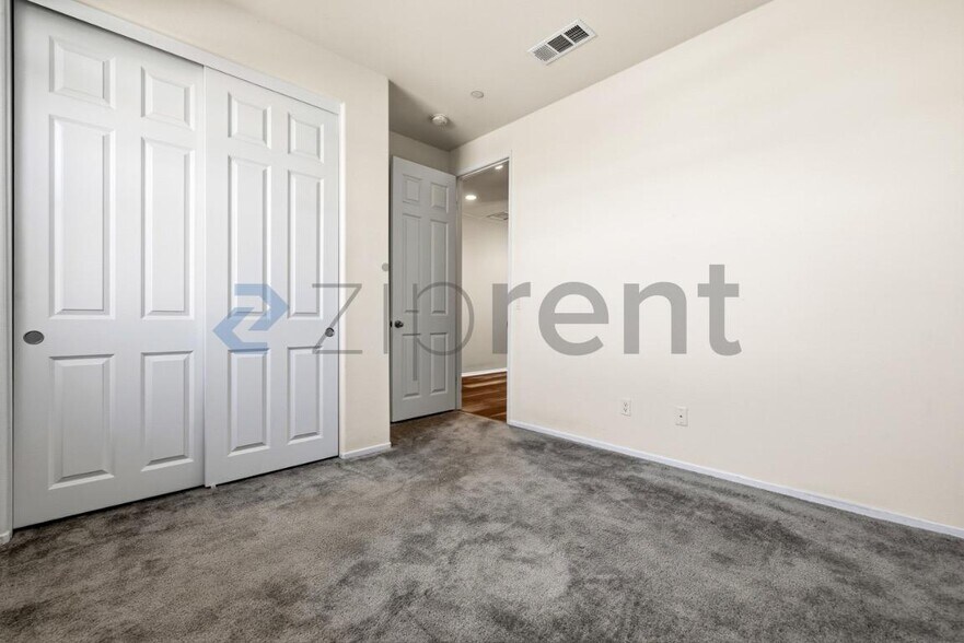 Building Photo - 30522 Rodriquez Lp