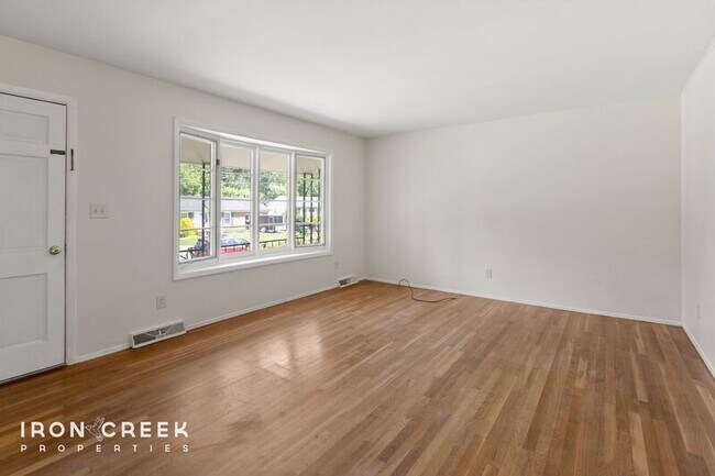 Building Photo - 59 Starmount Dr