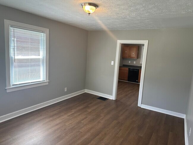 Building Photo - 148 Fairlawn Ave