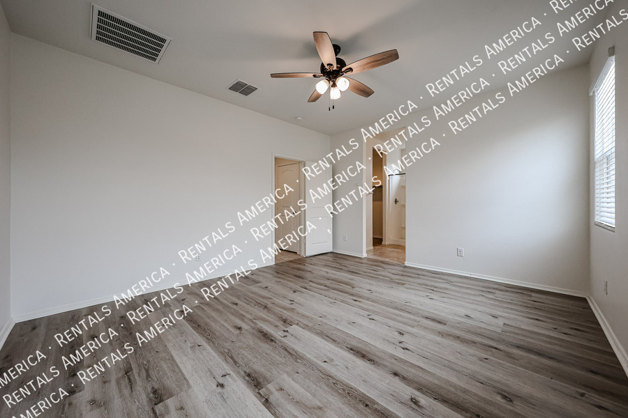 Building Photo - 36387 Pampoloma Ave