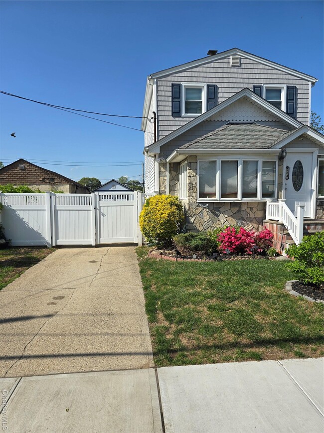 Building Photo - 492A Cornell Ave