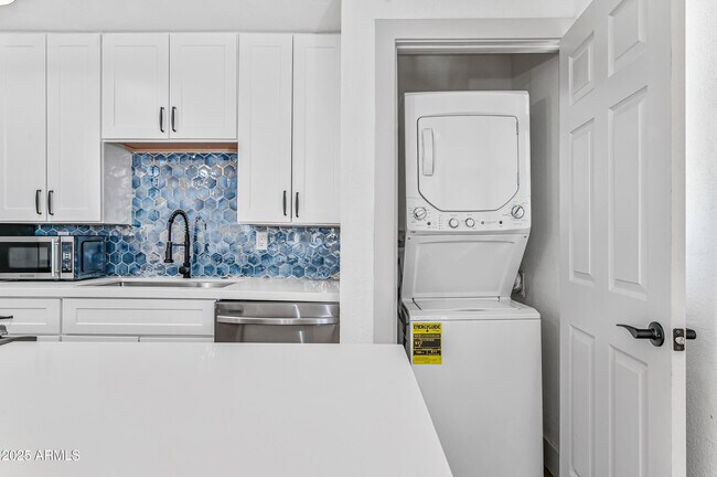 Building Photo - 3639 E Presidio Rd