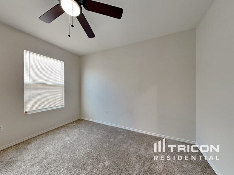 Building Photo - 1125 Waggoner Dr