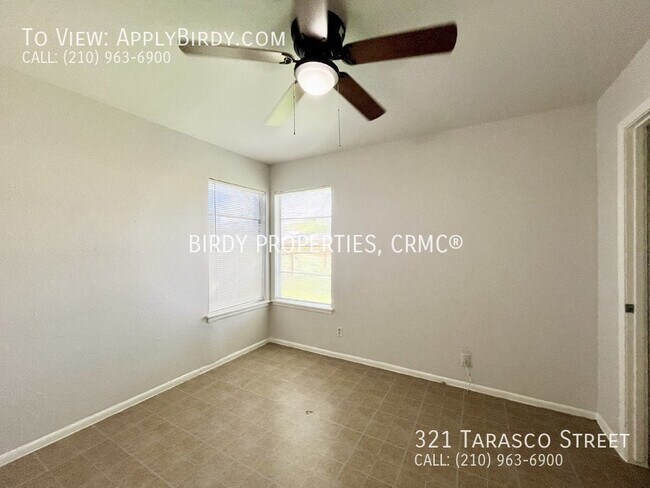 Building Photo - Charming 2-Bedroom Duplex in San Antonio, ...