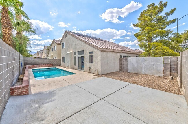 Building Photo - 7891 Macklin St