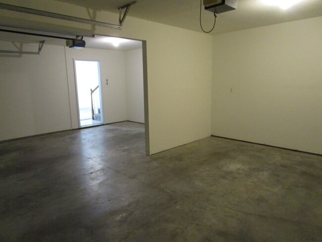 Building Photo - 5003 Betty Jean Way