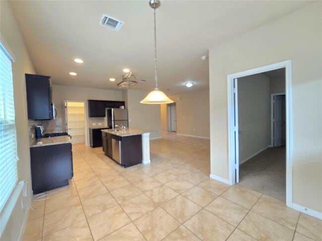Building Photo - 10210 Tildon Ave